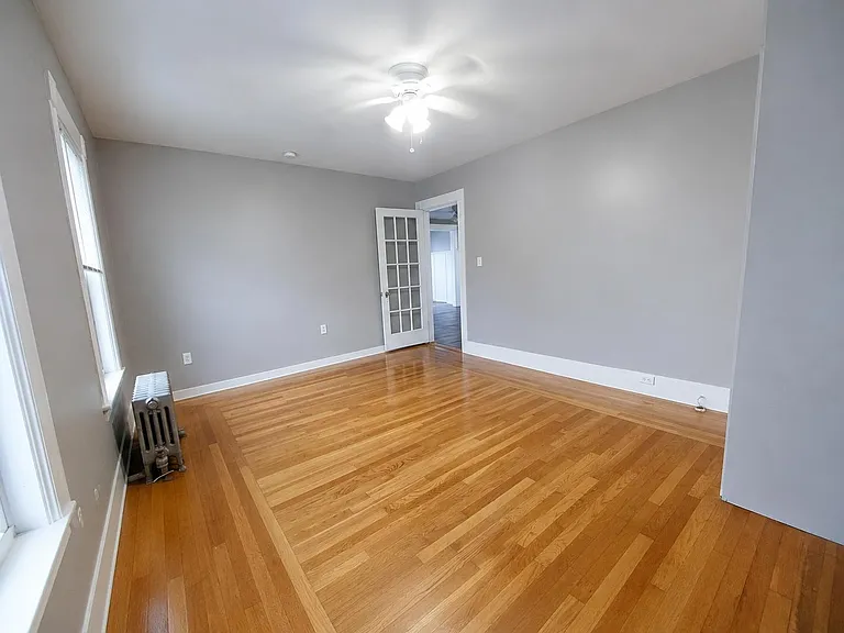 537 Howe St #1F — Photo 12
