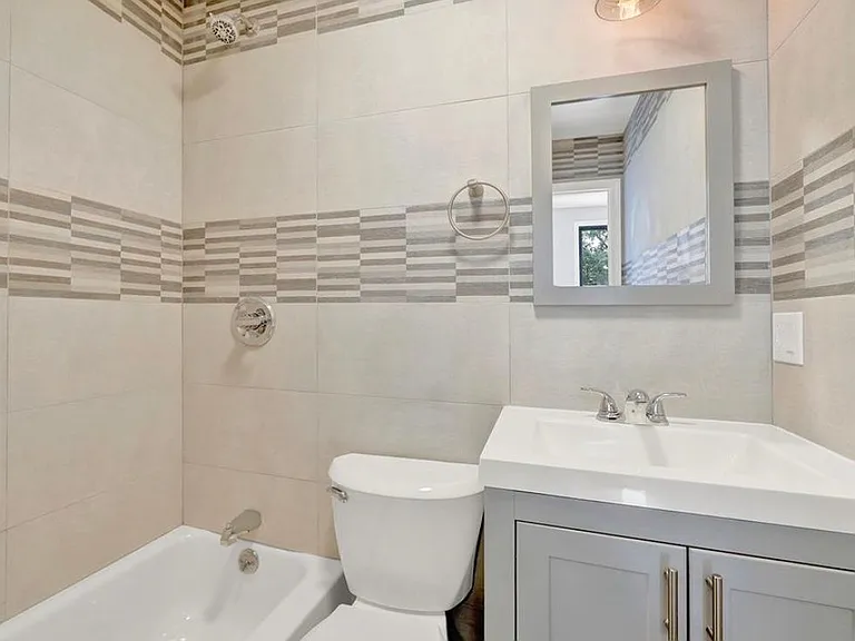 182 Richmond St #2 — Photo 7