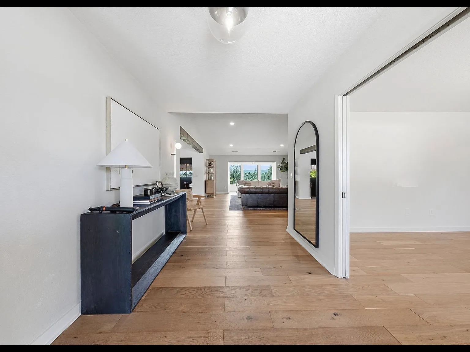 3 bed, 2475 sqft, $2,600 — Photo 4