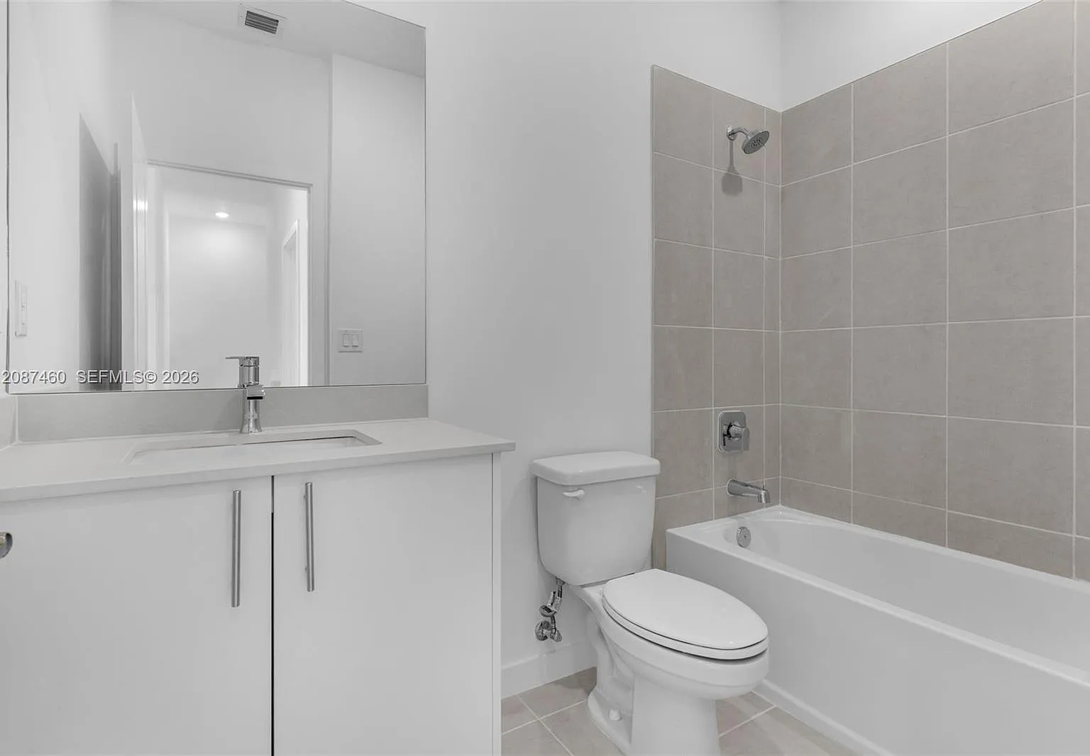 3 bed, 1700 sqft, $2,400 — Photo 3