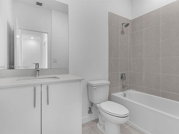 3rd image of 1084 SE 3rd St
