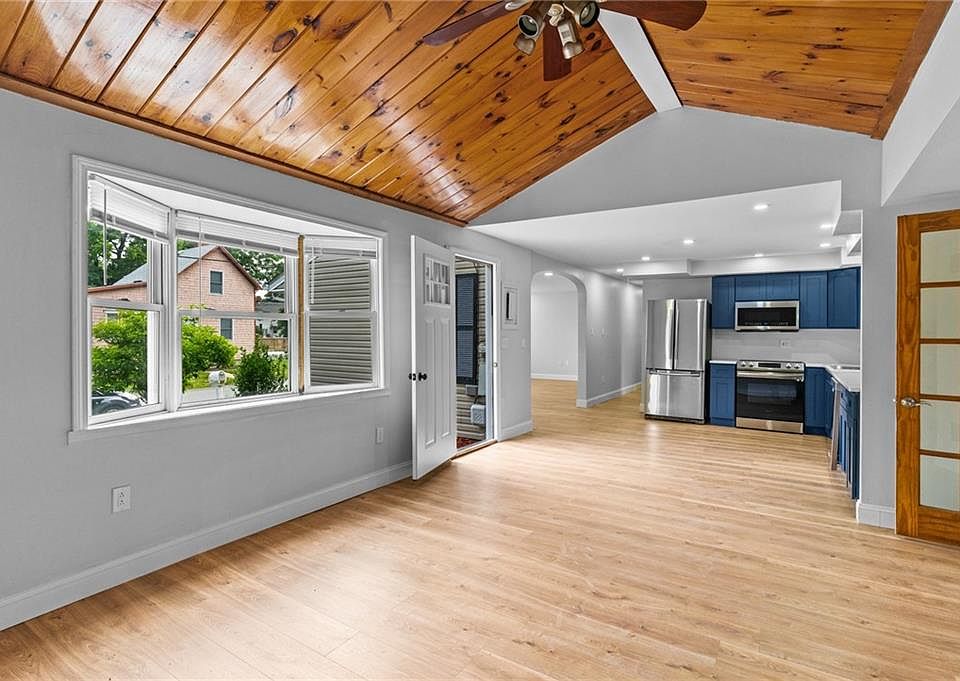 23 Hayden Ave, Tiverton, RI 02878 Zillow