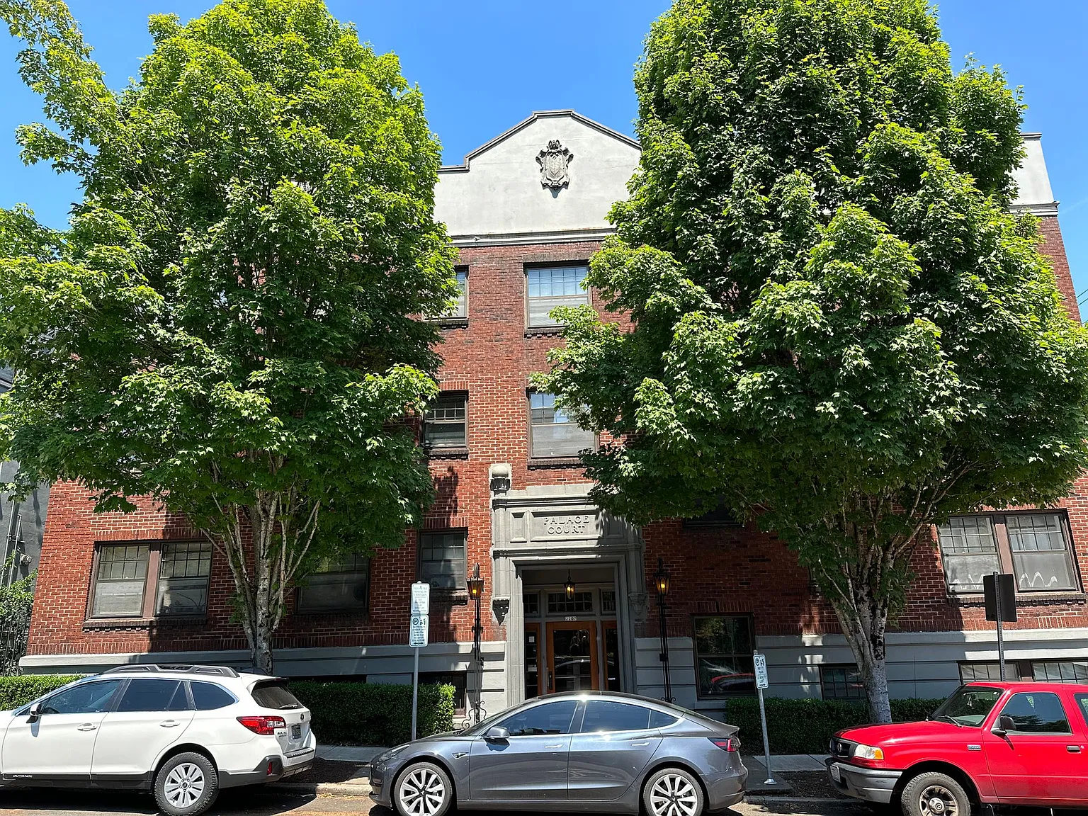 Palace Court Apartments — Photo 1