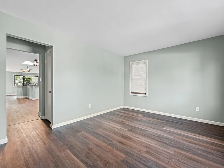 29131 Coolidge St — Photo 13