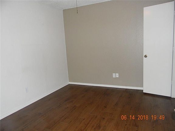 4th image of 10600 Shadywood Dr