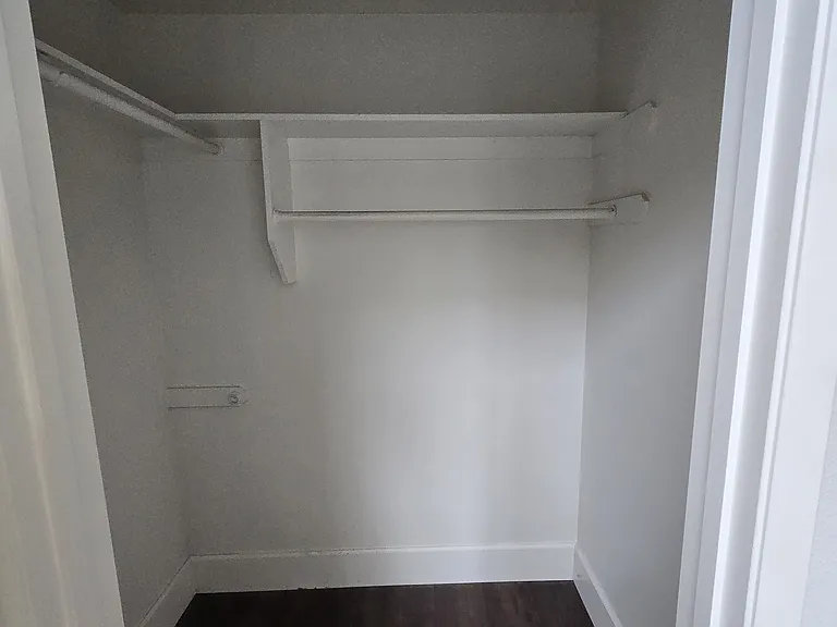 1888 E Deyoung Dr — Photo 2