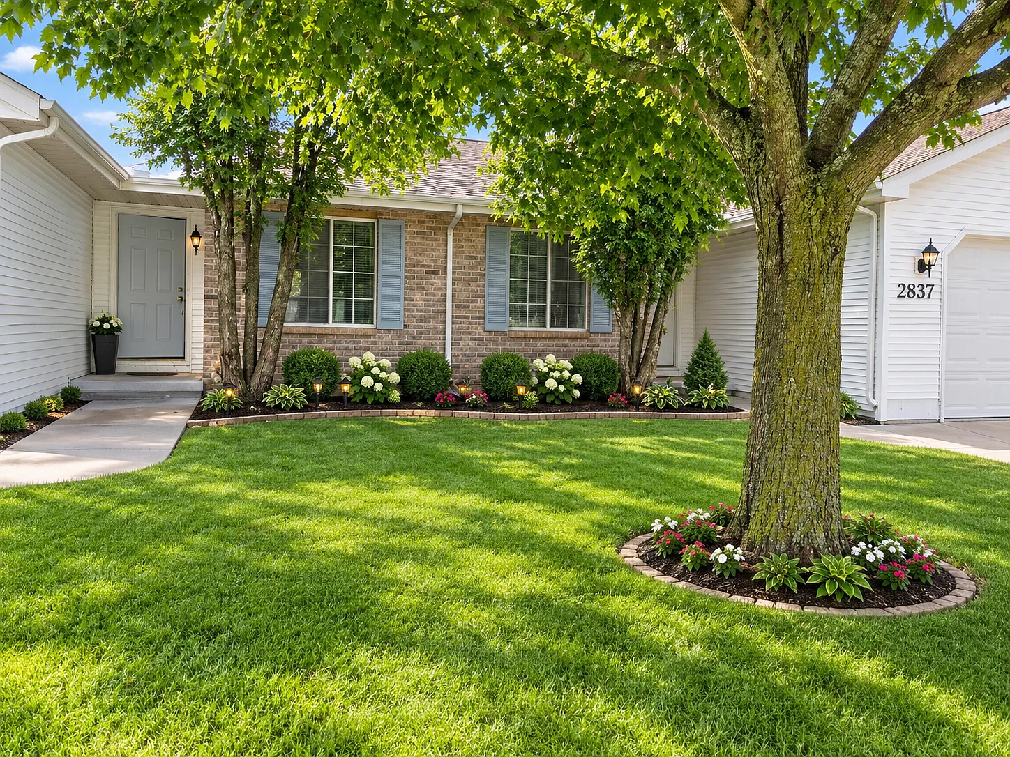 3 bed, 1200 sqft, $2,100 — Photo 1