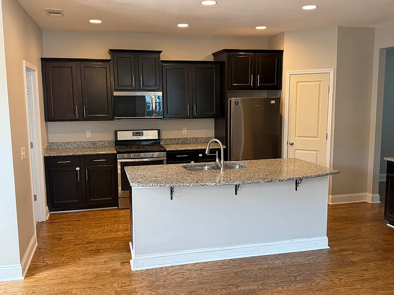 1168 Amelia Park Dr — Photo 11