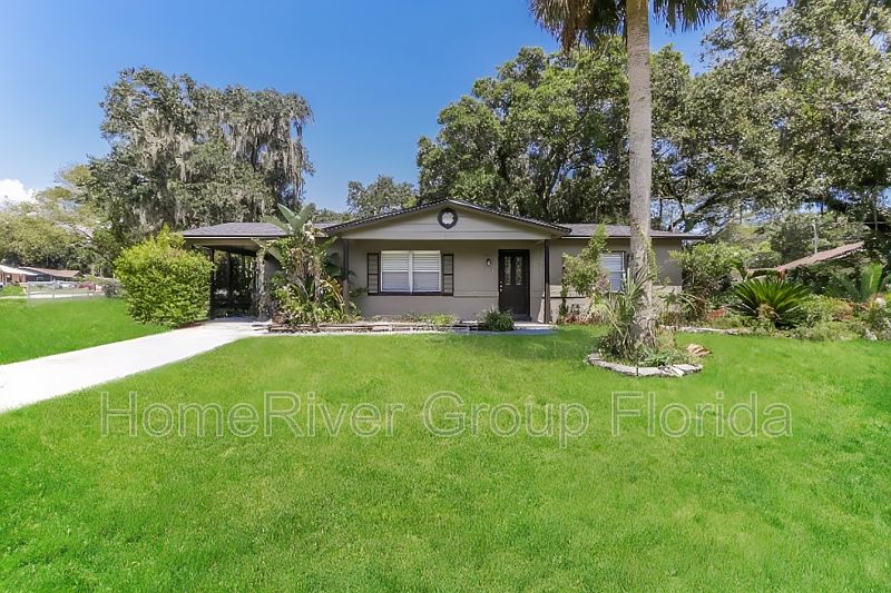 1st image of 2909 N Pineway Dr