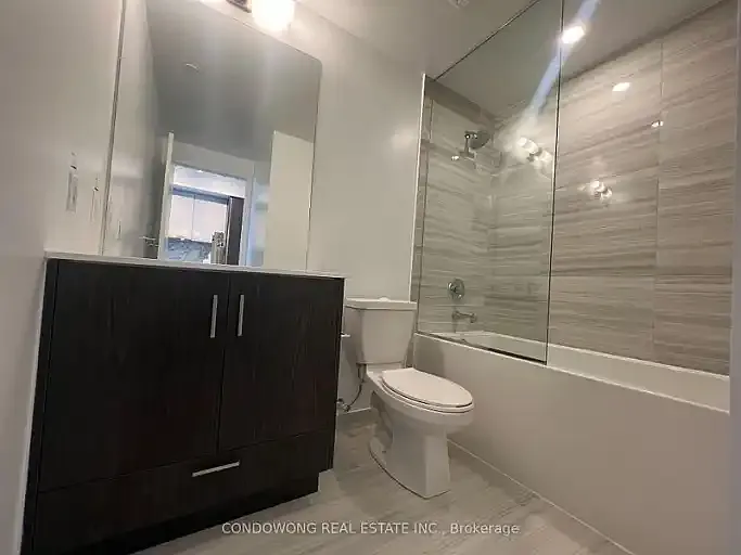 180 Front St E #4016 — Photo 4