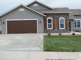 435 Stoneridge Dr, Lawrence, KS 66049