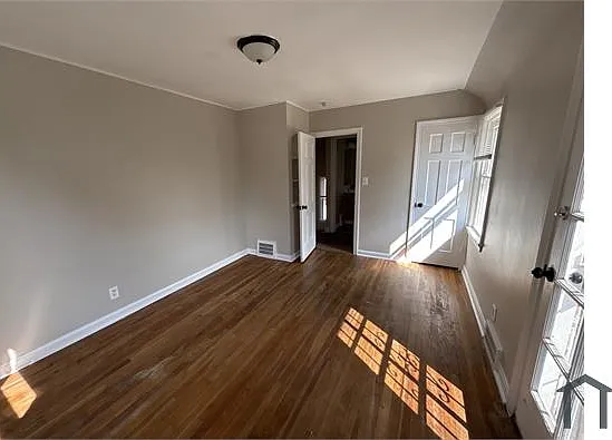 16204 Walden Ave — Photo 5