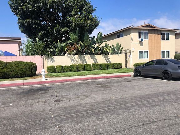 2nd image of 998 El Camino Dr APT 2