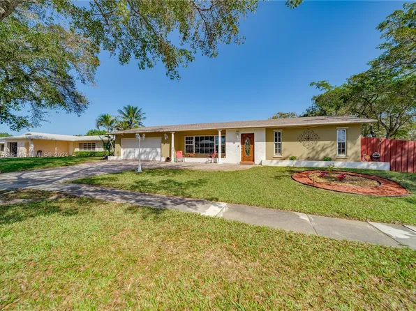 11101 NW 18th Pl, Pembroke Pines, FL 33026
