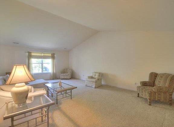 Vaulted Ceiling (24' x 15'), taken from the entry