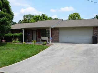 2008 Tuscany Gardens Dr, Powell, TN 37849