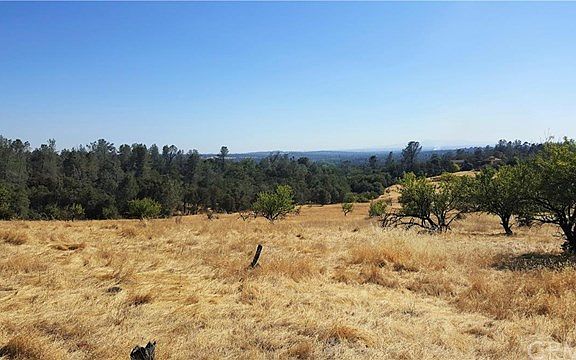 3rd image of 418 Skyline Blvd