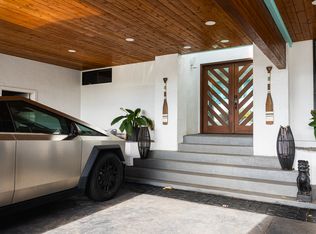 1341 Aalapapa Dr, Kailua, HI 96734