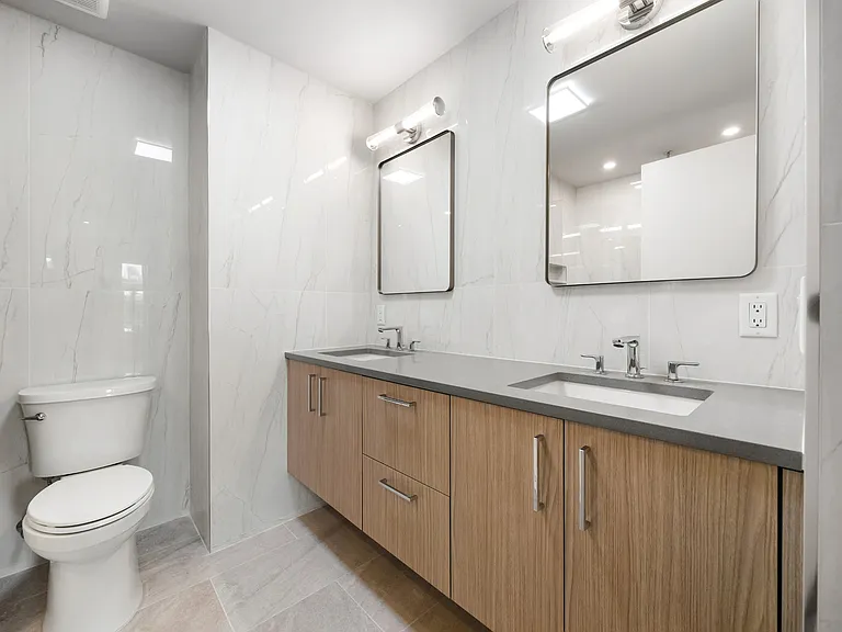921 Madison St #508 — Photo 13