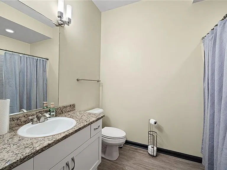 5300 Peachtree Rd #501 — Photo 22