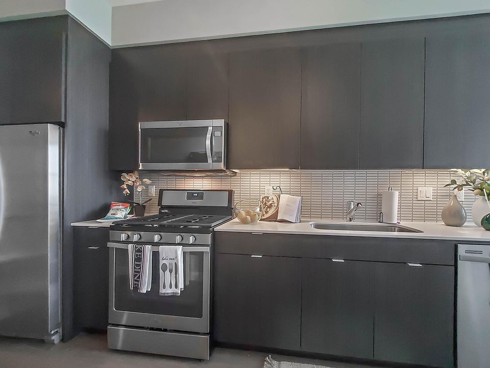 1st image of 1021 S Clark St #2502