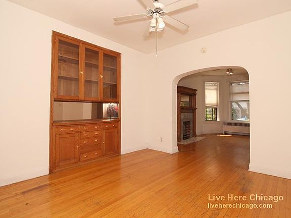 2nd image of 3300 N Kenmore Ave Unit E