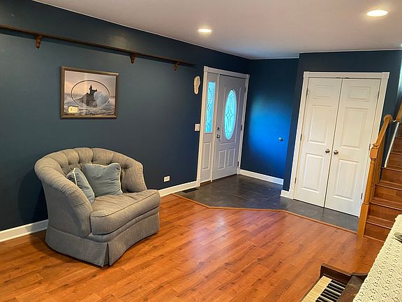 2nd image of 1608 Round Lake Dr