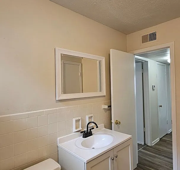 4844 Taylor St — Photo 17