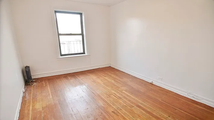 Rented by Park Property Advisors | media 14