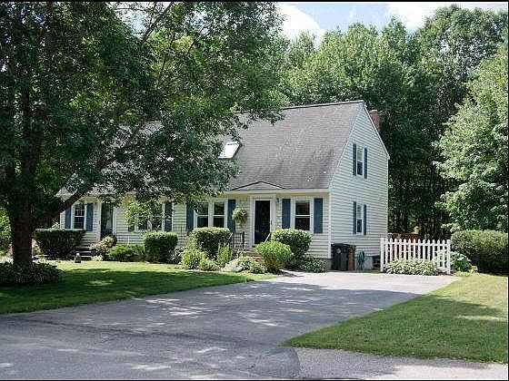 1st image of 16 Applewood Dr