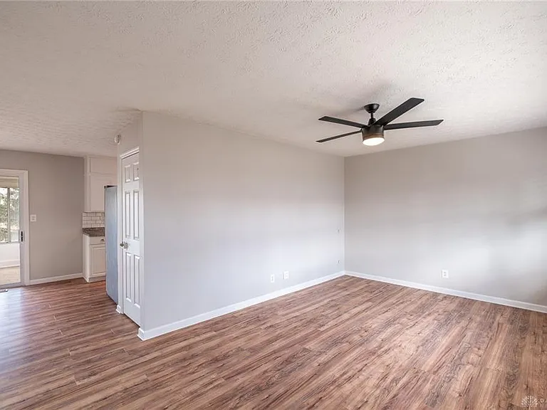 2833 Nacoma Pl — Photo 4