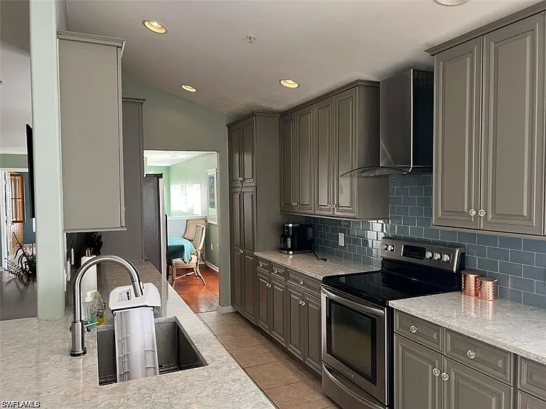 1405 Tiffany Ln #1408 — Photo 14