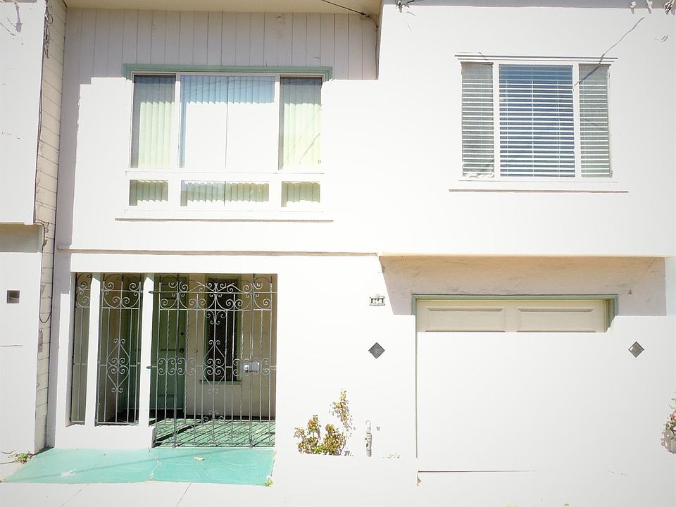 1st image of 160 De Long St