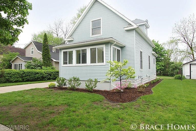 1st image of 2121 Swensberg Ave NE
