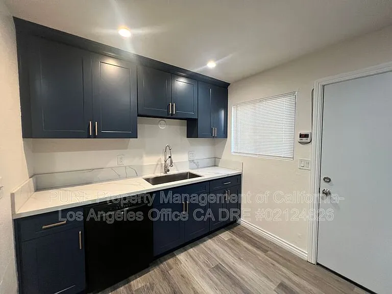 980 W Battery St #2 — Photo 5