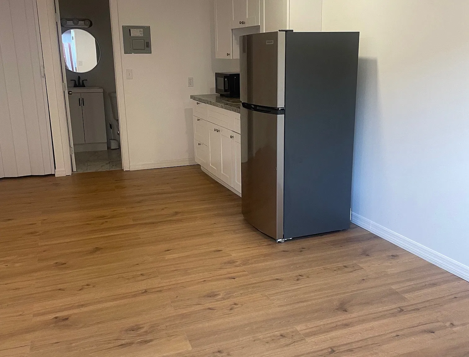 Studio, 500 sqft, $1,300 — Photo 3