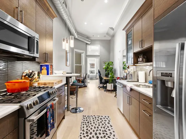 313 Washington Street image 1 of 21