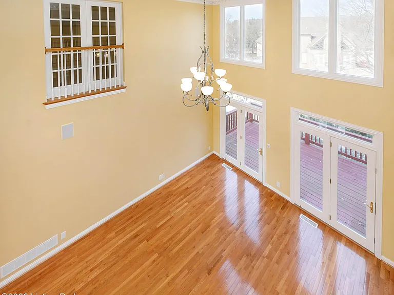 9511 Felsmere Cir — Photo 36