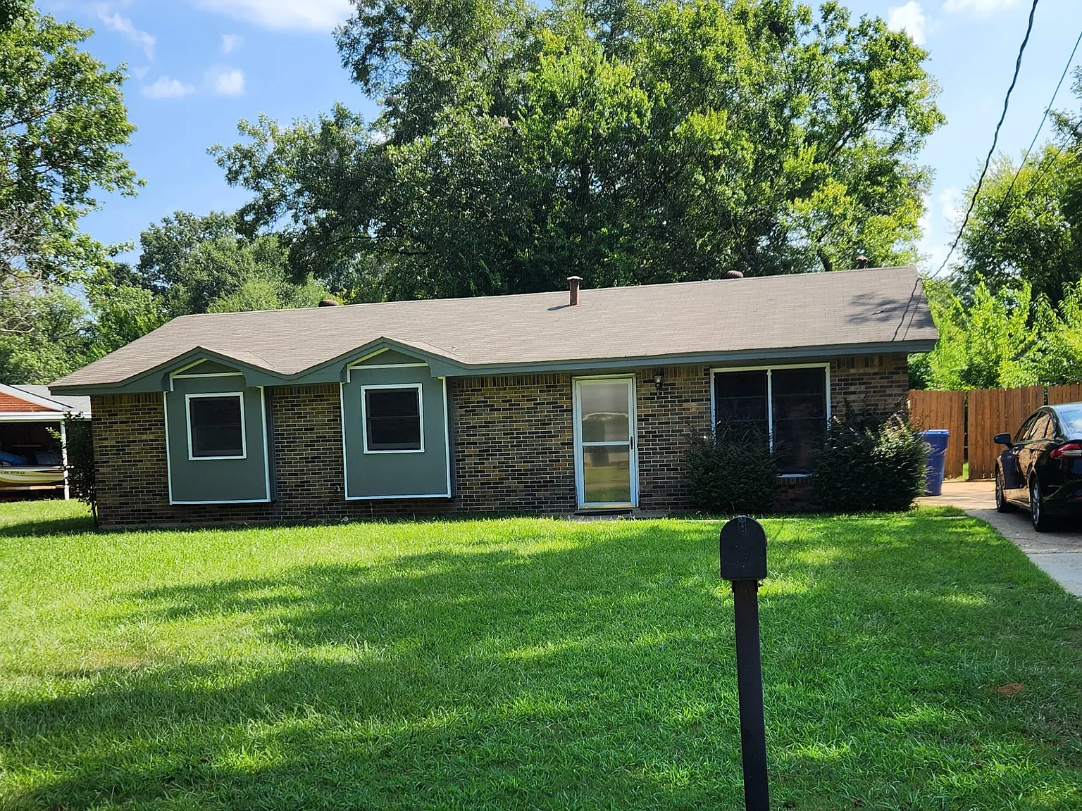 3 bed, 1179 sqft, $1,395 — Photo 2