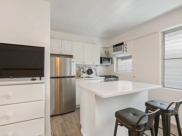 235 Liliuokalani Ave #338 — Photo 6