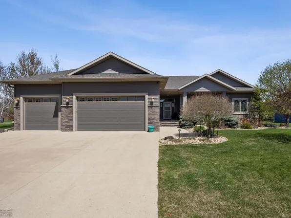 6048 27th St S, Fargo, ND 58104