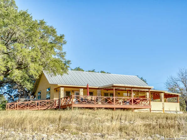 255 Thunder Creek, Utopia, TX 78884