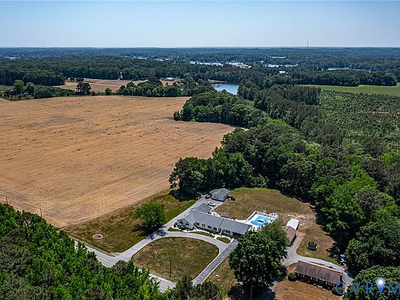 3rd image of 4400 Hacks Neck Rd