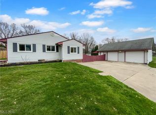 1231 Treasch Dr, Cuyahoga Falls, OH