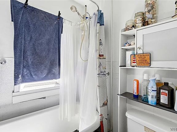 5th image of 85 Kirby Ave APT 2