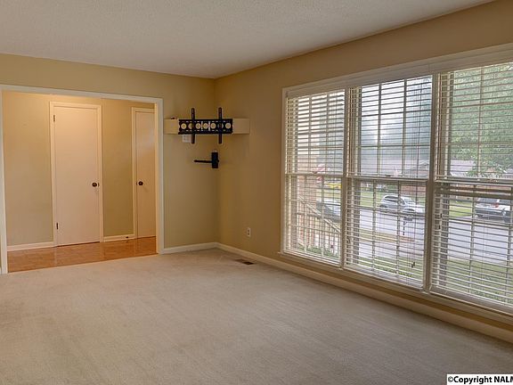 3rd image of 11215 Dellcrest Dr SE