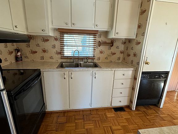 4th image of 3 Cherryfield Drive