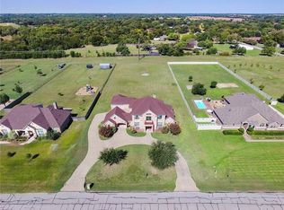 1913 Willow Bend Dr, Oak Leaf, TX 75154
