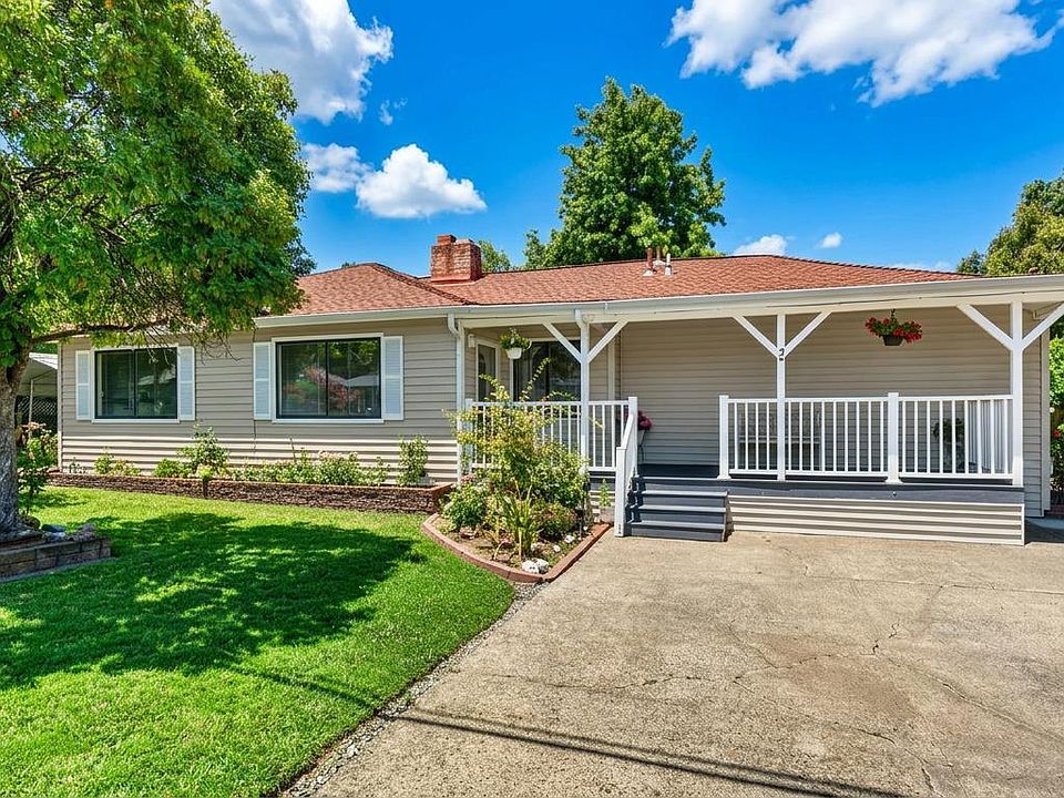 1st image of 92 Oak Knoll Road