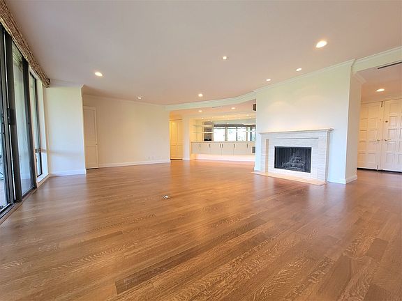 4th image of 300 Sand Hill Cir Unit 105